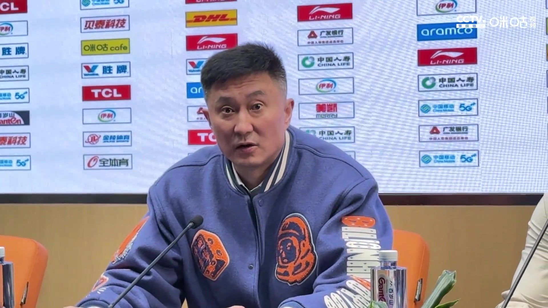 杜锋:出色开局后球员想简单了 徐昕&王少杰与莫兰德差距仍很大